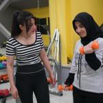 ADIYAMAN (PERRE) - Şeriban ÖZÇAKMAK - Adıyaman Belediyesi'nin Karapınar Mahallesi'nde hizmete açtığı Sağlıklı Yaşam ve Spor Kompleksi, vatandaşlara modern ve konforlu spor imkânı sunuyor.