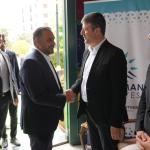 ADIYAMAN (PERRE) - (Şeriban ÖZÇAKMAK) - Adıyaman Belediye Başkanı Avukat Abdurrahman Tutdere, Kurban Bayramı dolayısıyla Altınşehir Mahallesi'nde bulunan Belediye Sosyal Tesisleri'nde vatandaşlarla bayramlaştı.