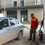 ADIYAMAN (PERRE) - Şeriban ÖZÇAKMAK-Berfin GÜRBÜZ - Küresel piyasalardaki dalgalanmalar ve tedarik zincirindeki belirsizlikler akaryakıt fiyatlarına yansımaya devam ederken, Adıyaman'da benzin, motorin ve LPG fiyatları y...